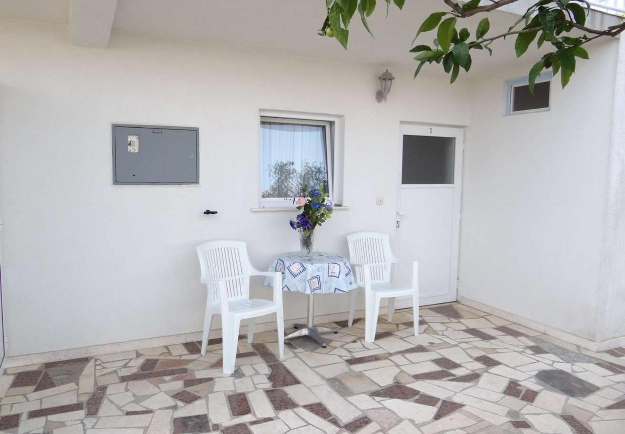 Apartments Tomislav - 120 M From Beach Donji Okrug  Esterno foto