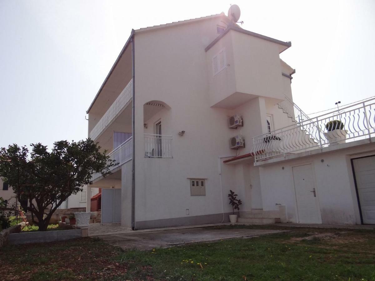 Apartments Tomislav - 120 M From Beach Donji Okrug  Esterno foto